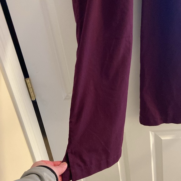 EUC greys anatomy size medium wine womens scrub pants - Picture 2 of 5